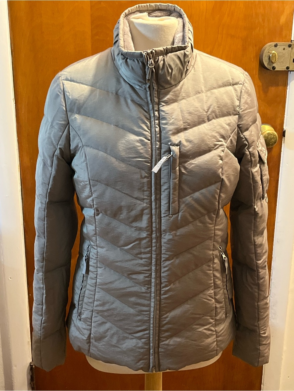 Eddie Bauer Seattle USA Women Goose Down Jacket (S)  Metallic Beige 650 Fill